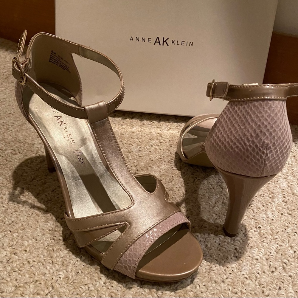 Multi Textured Heels 👠